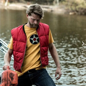 Red Canoe US Roundel T-Shirt - size medium. G